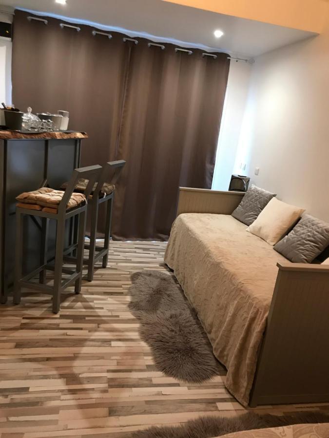 Chambres D'Hotes Les Oliviers - Marignane Exterior foto